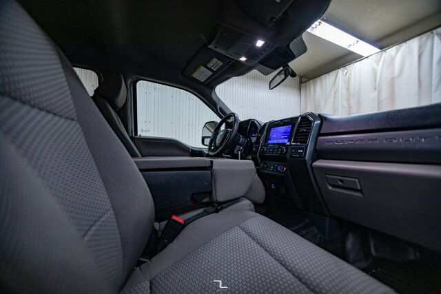 2022 Ford F-350 4x4 Crew Cab XLT Longbox PSeat BCam Red Deer AB