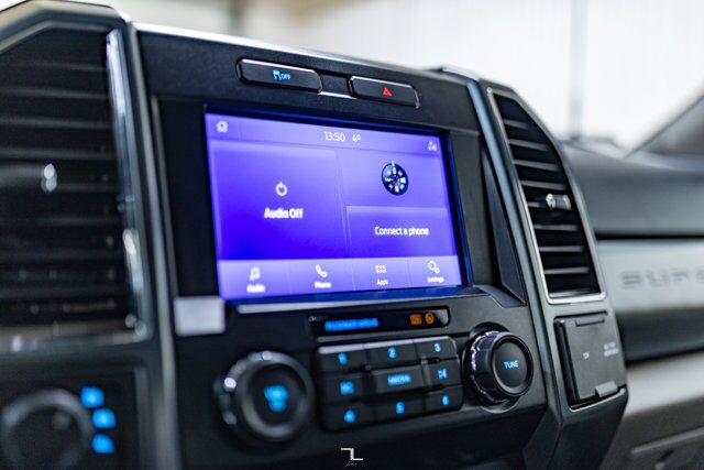 2022 Ford F-350 4x4 Crew Cab XLT Longbox PSeat BCam Red Deer AB