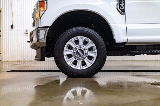 2022 Ford F-350 4x4 Crew Cab XLT Longbox PSeat BCam Red Deer AB