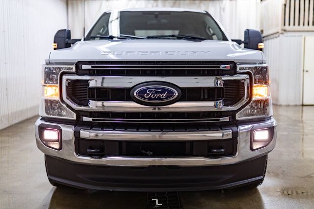 2022 Ford F-350 4x4 Crew Cab XLT Longbox PSeat BCam Red Deer AB