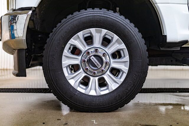 2022 Ford F-350 4x4 Crew Cab XLT Longbox PSeat BCam Red Deer AB