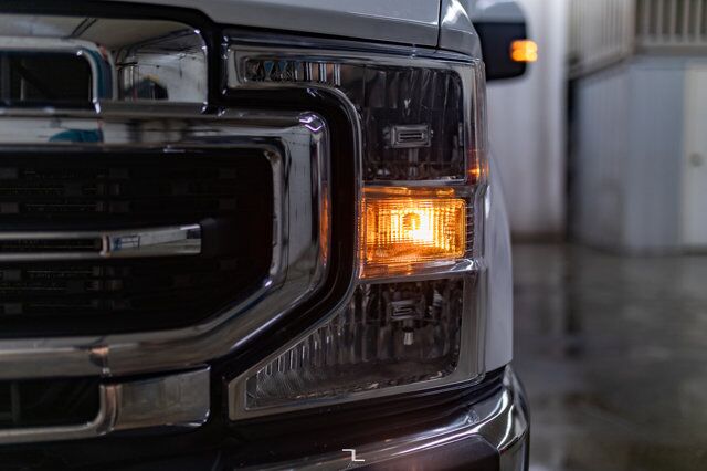 2022 Ford F-350 4x4 Super Cab Lariat Deck Dually Diesel Leather Nav BCam Red Deer AB