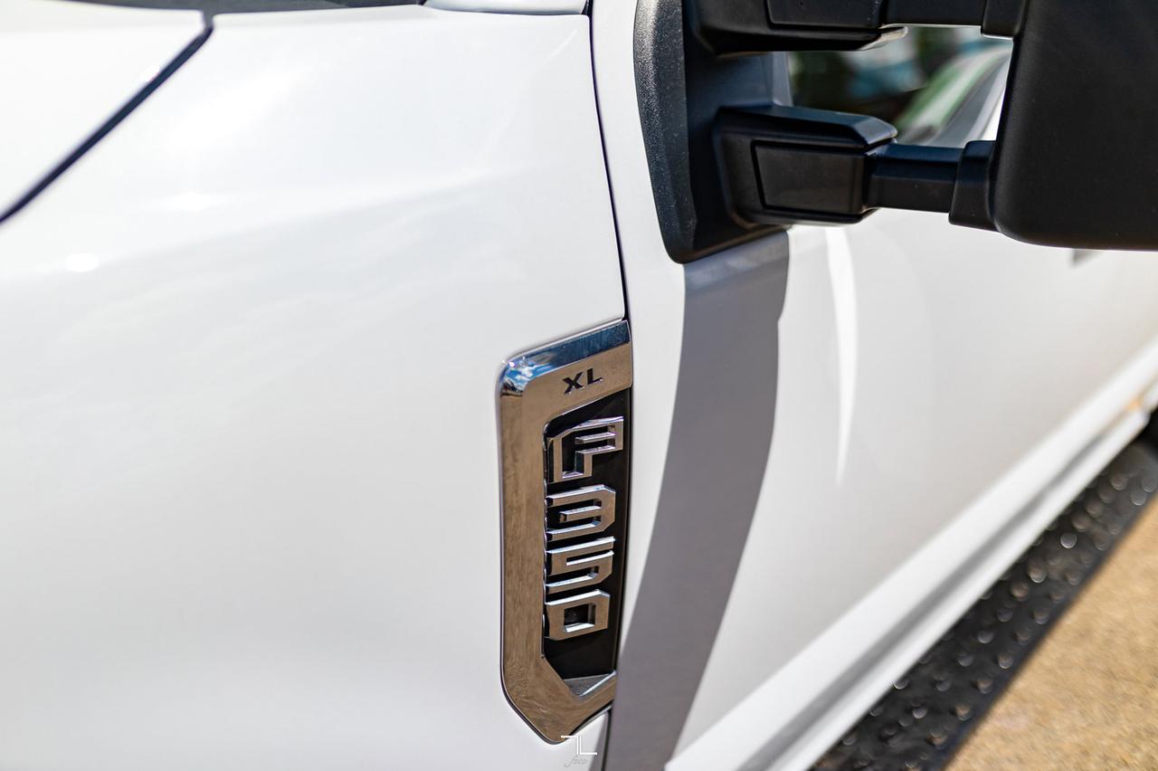 2022 Ford F-350 4x4 Super Cab XL Longbox Canopy BCam Red Deer AB