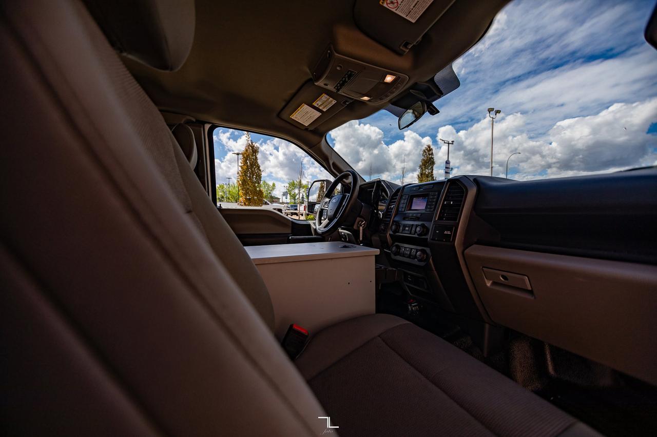 2022 Ford F-350 4x4 Super Cab XL Longbox Canopy BCam Red Deer AB