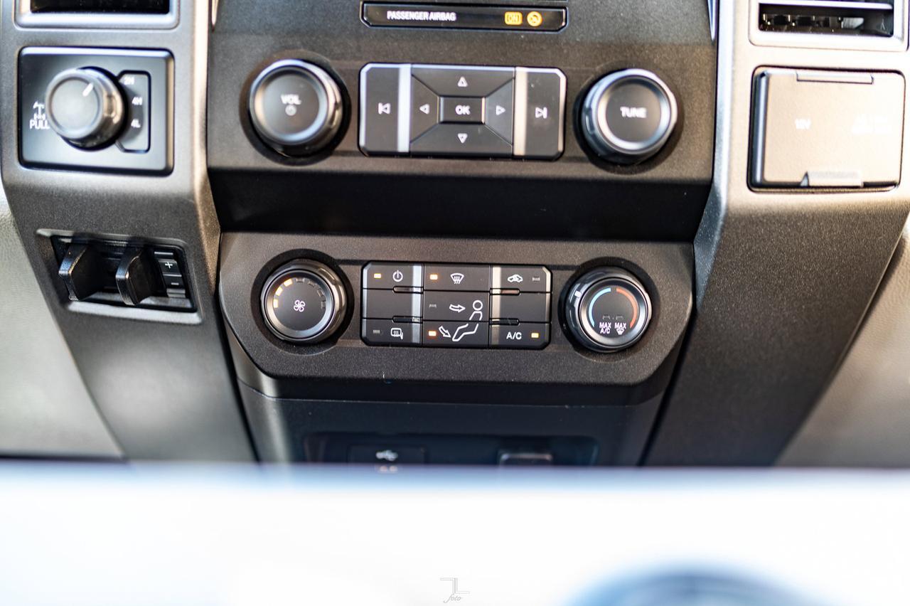 2022 Ford F-350 4x4 Super Cab XL Longbox Canopy BCam Red Deer AB