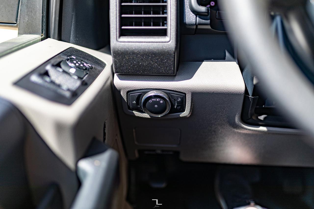 2022 Ford F-350 4x4 Super Cab XL Longbox Canopy BCam Red Deer AB