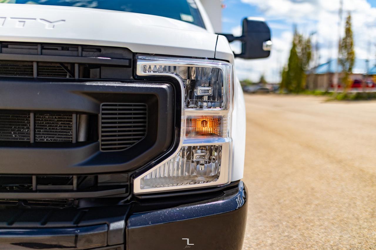 2022 Ford F-350 4x4 Super Cab XL Longbox Canopy BCam Red Deer AB