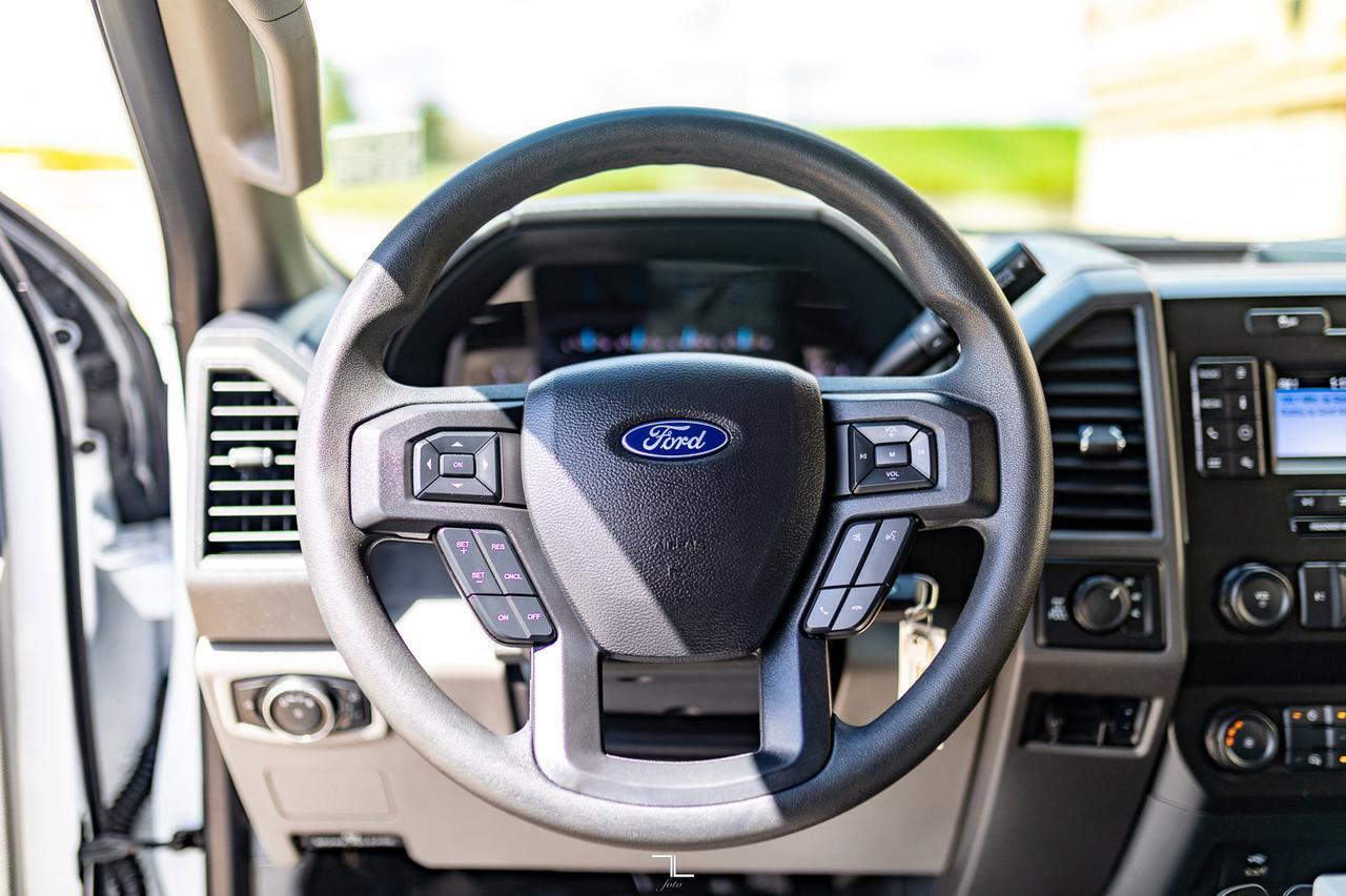 2022 Ford F-350 4x4 Super Cab XL Longbox Canopy BCam Red Deer AB