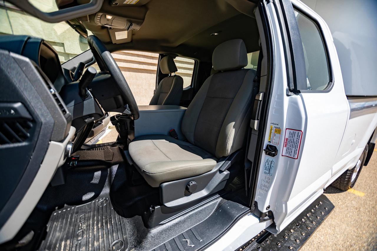 2022 Ford F-350 4x4 Super Cab XL Longbox Canopy BCam Red Deer AB