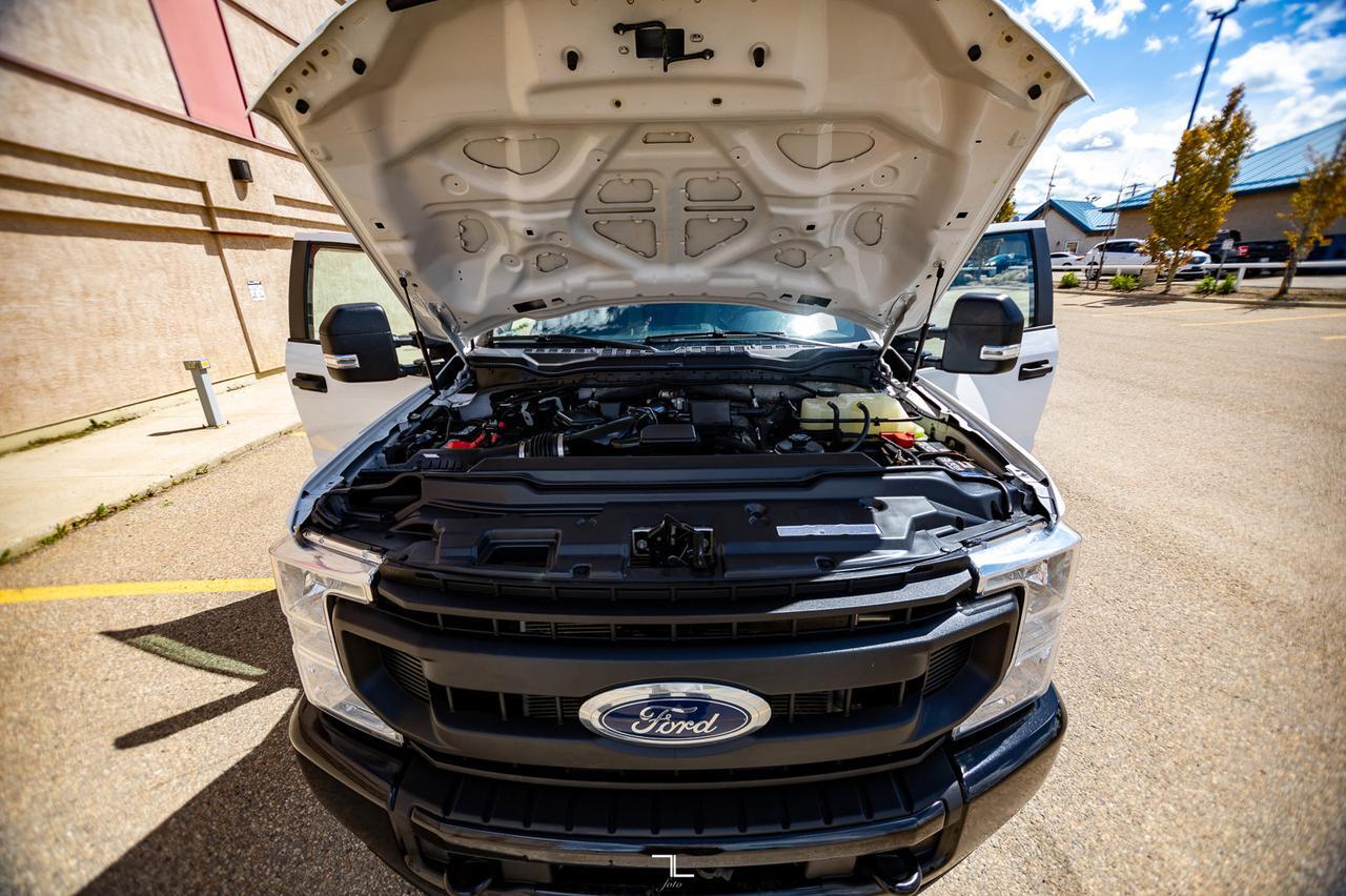 2022 Ford F-350 4x4 Super Cab XL Longbox Canopy BCam Red Deer AB