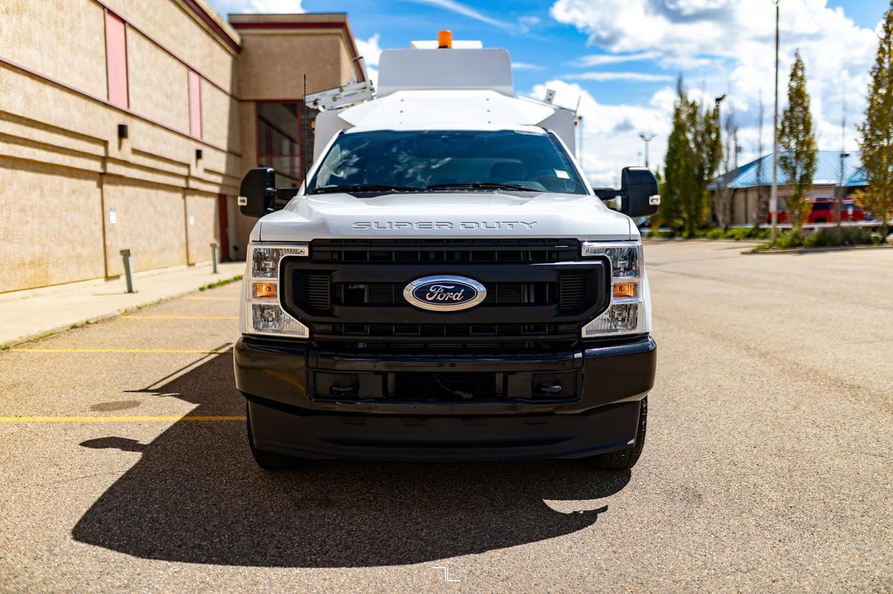 2022 Ford F-350 4x4 Super Cab XL Longbox Canopy BCam Red Deer AB