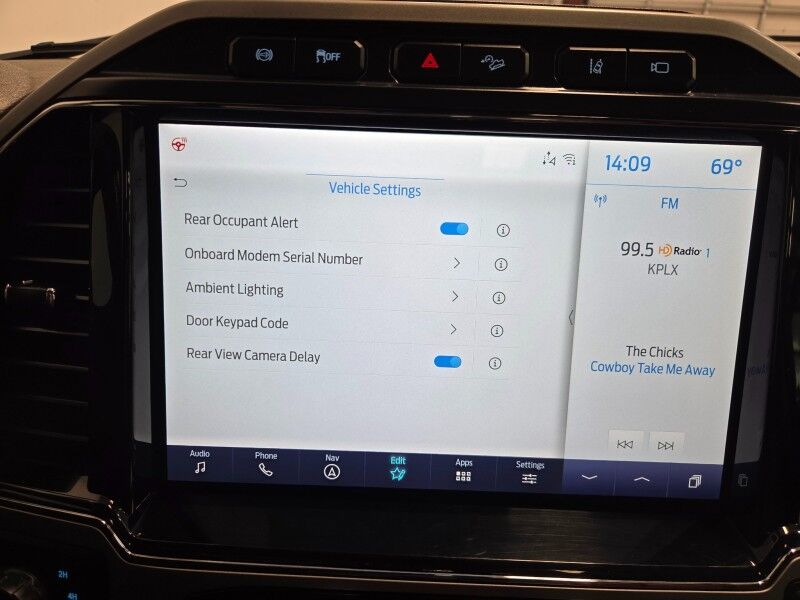 2022 Ford F-350 King Ranch 4WD Dually 6.7L Diesel GPS Sunroof FREE WARRANTY Call (682)587-6288 Arlington TX