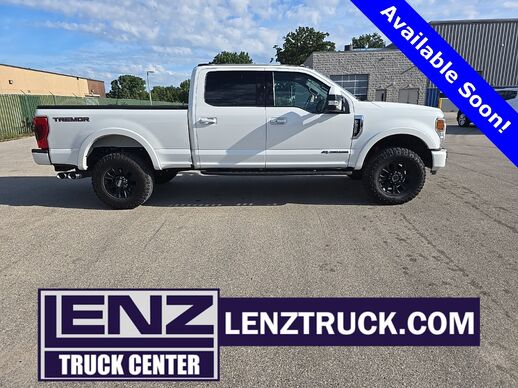 2022_Ford_F-350 Super Duty_4x4 Crew Cab Lariat SRW_ Fond du Lac WI