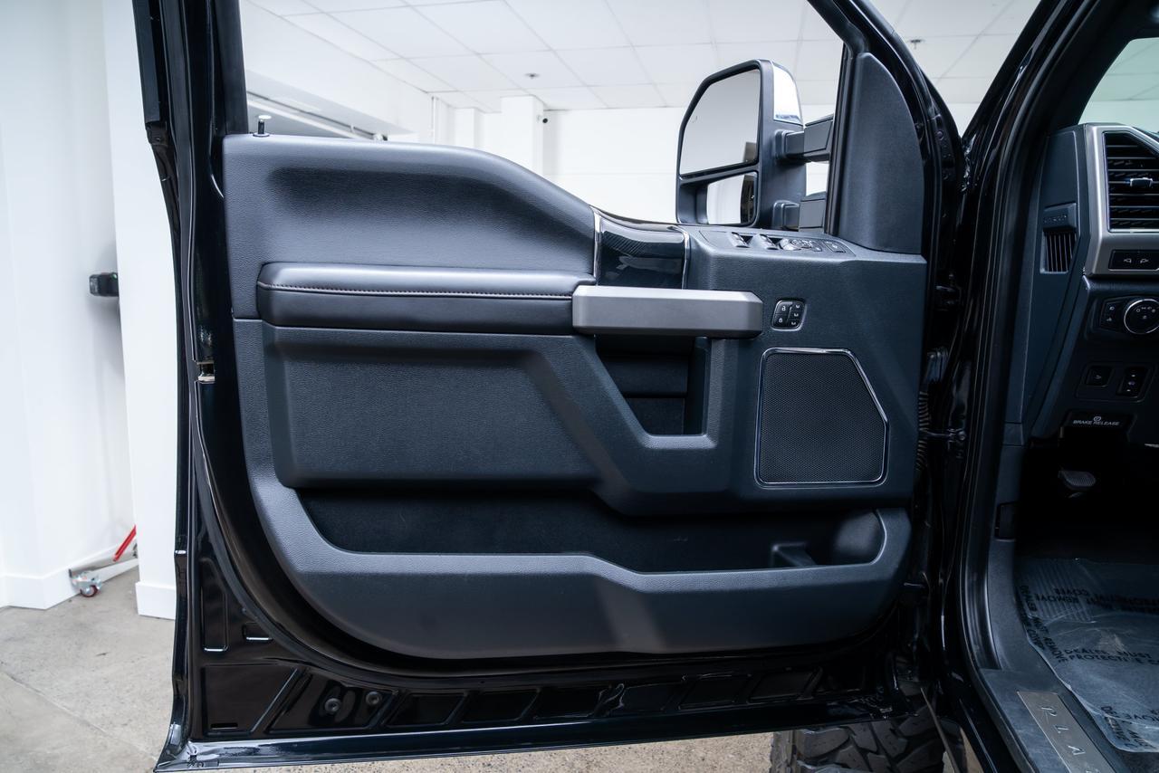 2022 Ford F-350SD Platinum 6.7L Power Stroke V8 Diesel / Twin Panel Power Moo Portland OR