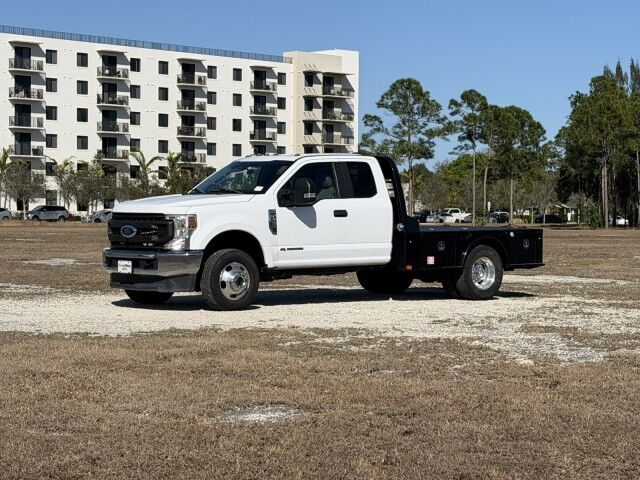 2022 Ford F-350XL Supercab 9'4 CM Truck Beds Steel Skirted Gooseneck Flatbed Truck
