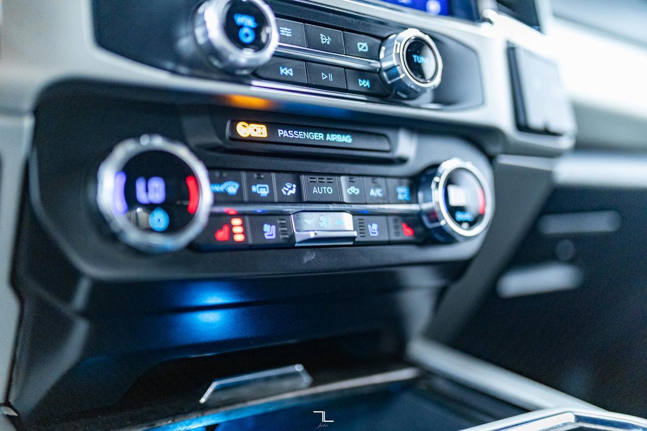 2022 Ford F-550 4x4 Crew Cab Lariat Cab & Chassis Diesel Leather Nav Red Deer AB