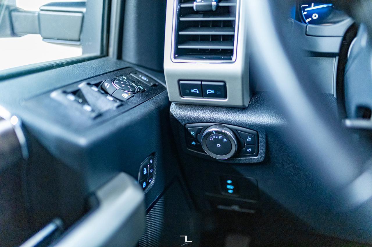 2022 Ford F-550 4x4 Crew Cab Lariat Cab & Chassis Diesel Leather Nav Red Deer AB