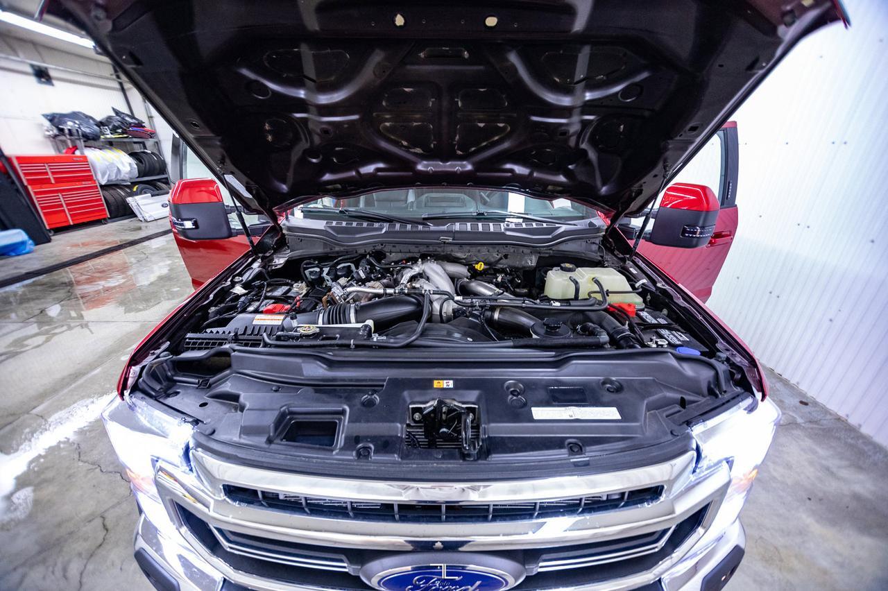 2022 Ford F-550 4x4 Crew Cab Lariat Cab & Chassis Diesel Leather Nav Red Deer AB