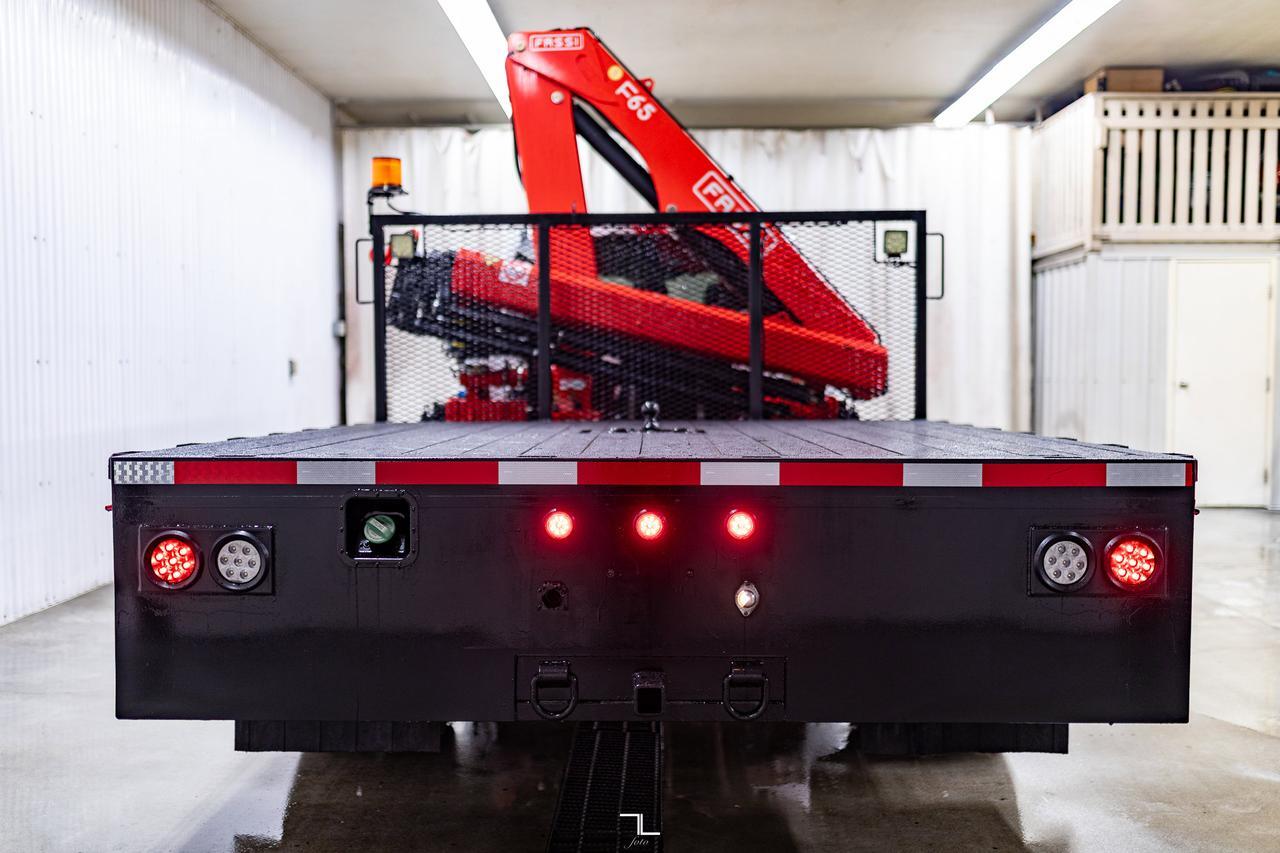 2022 Ford F-550 4x4 Crew Cab XL Picker Dually Deck Diesel Red Deer AB