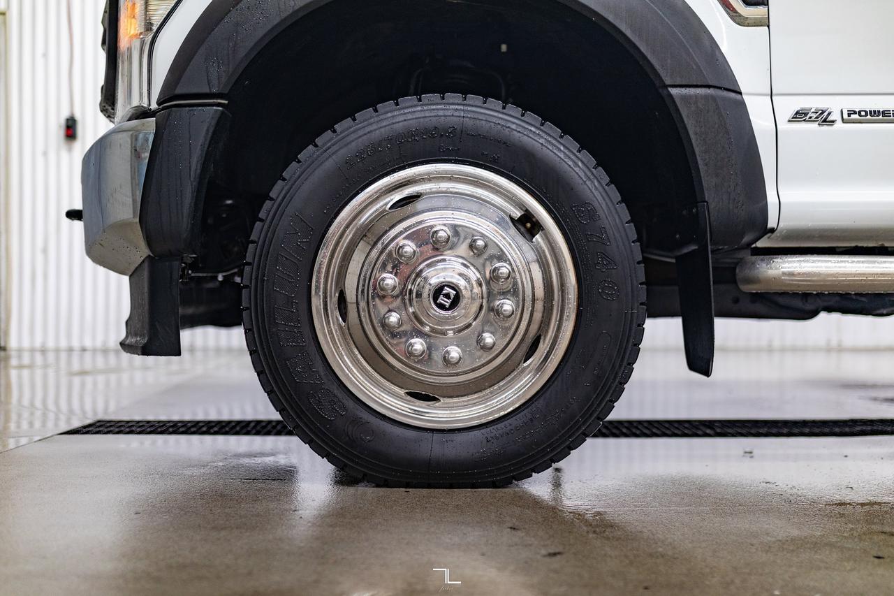 2022 Ford F-550 4x4 Crew Cab XL Picker Dually Deck Diesel Red Deer AB