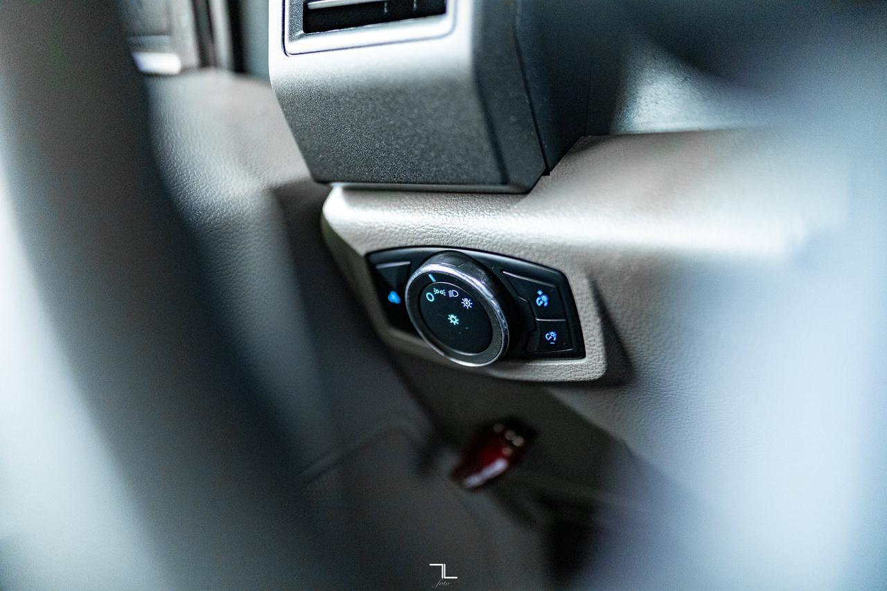 2022 Ford F-550 4x4 Crew Cab XL Picker Dually Deck Diesel Red Deer AB