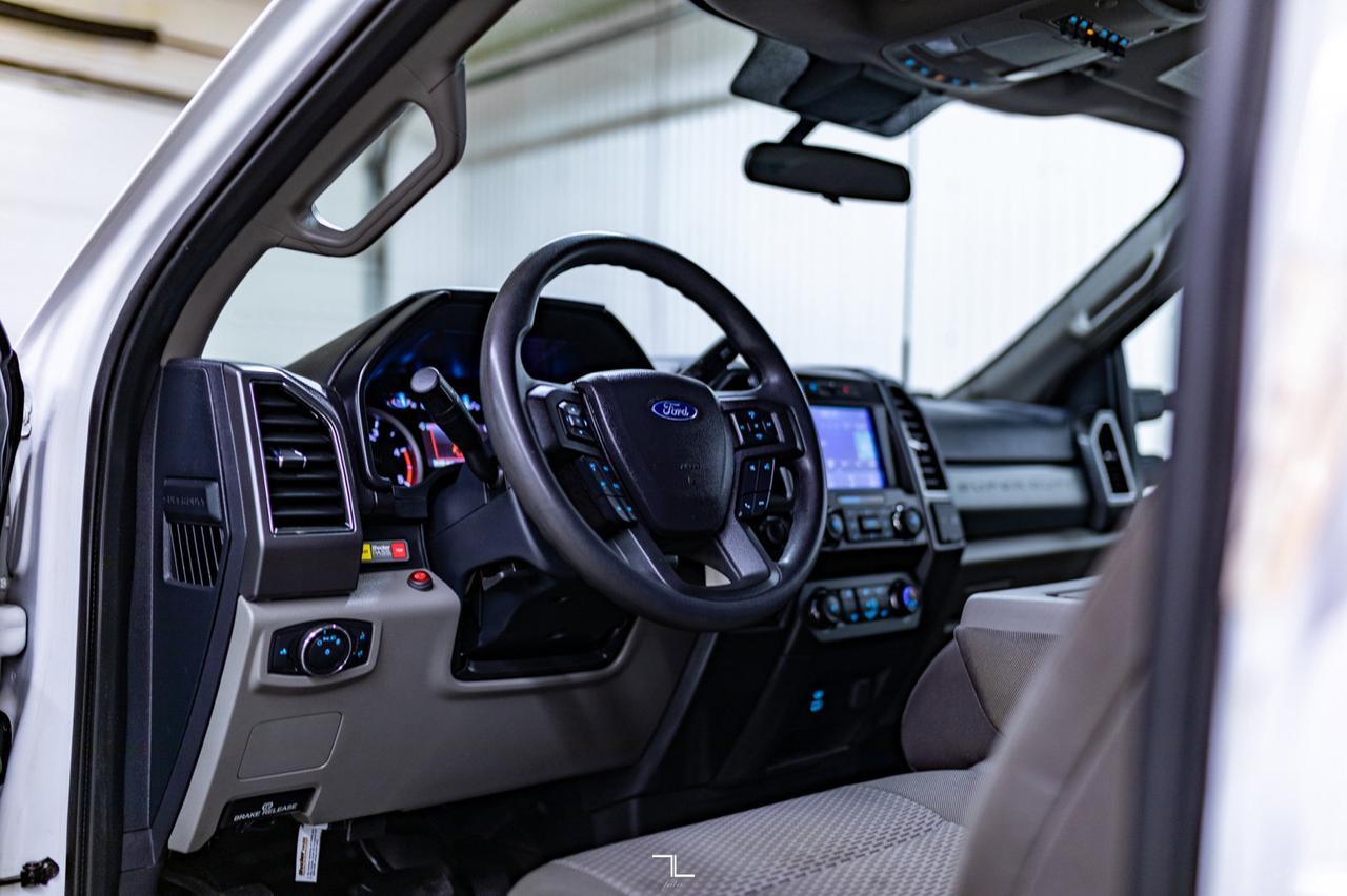 2022 Ford F-550 4x4 Crew Cab XLT Diesel Picker BCam Red Deer AB