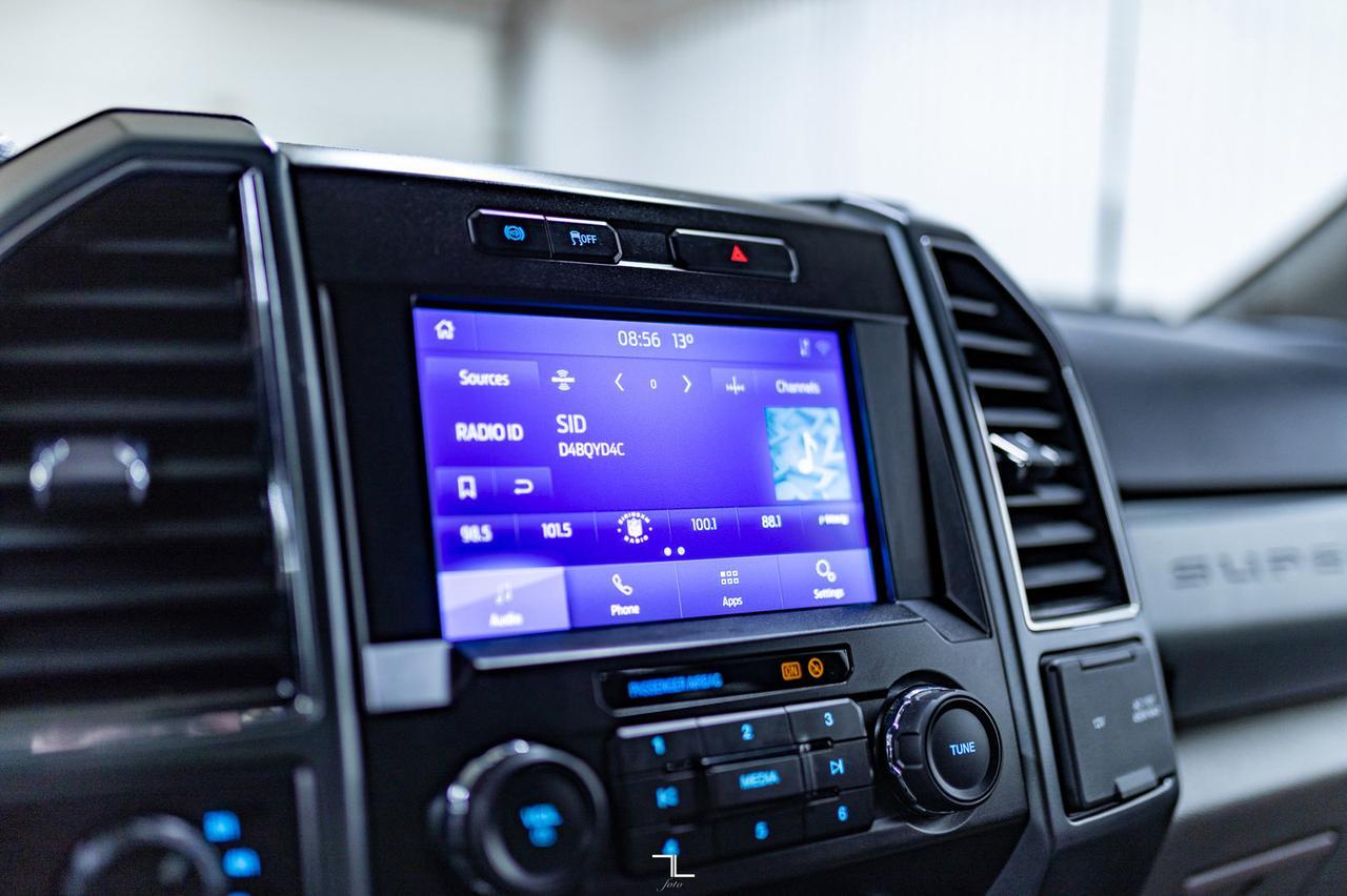 2022 Ford F-550 4x4 Crew Cab XLT Diesel Picker BCam Red Deer AB