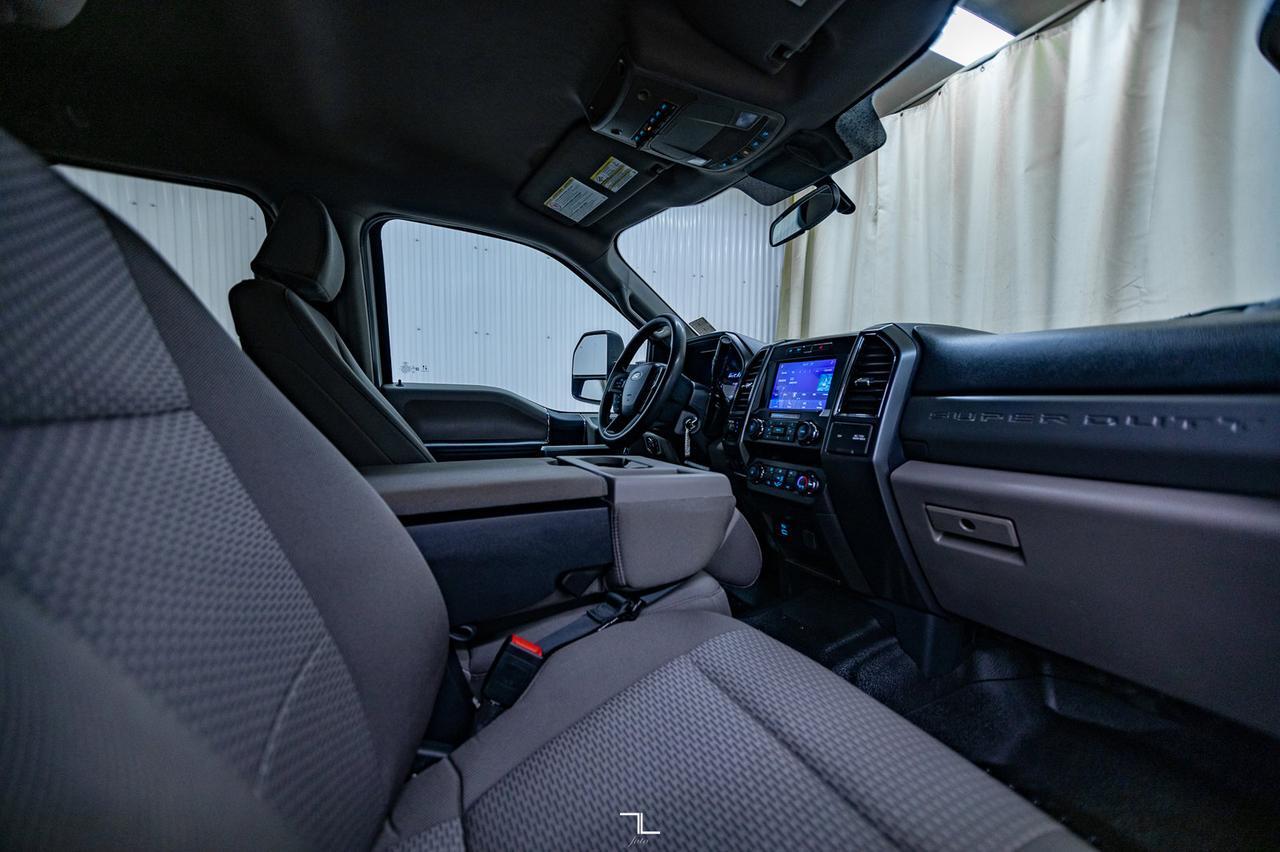 2022 Ford F-550 4x4 Crew Cab XLT Diesel Picker BCam Red Deer AB