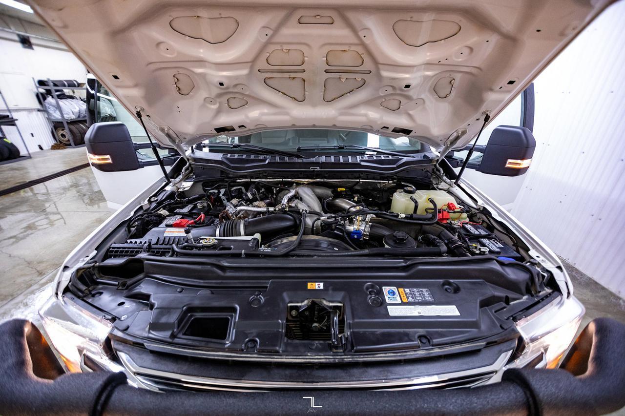 2022 Ford F-550 4x4 Crew Cab XLT Diesel Picker BCam Red Deer AB