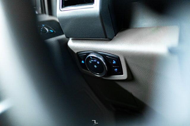 2022 Ford F-550 4x4 Crew Cab XLT Dually Deck Diesel BCam Red Deer AB