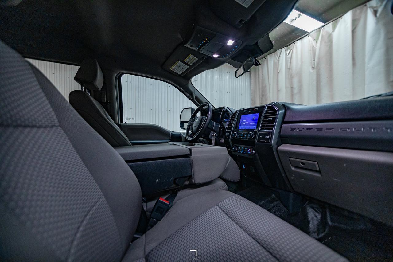 2022 Ford F-550 4x4 Crew Cab XLT Dually Deck Diesel BCam Red Deer AB