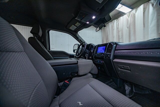 2022 Ford F-550 4x4 Crew Cab XLT Dually Deck Diesel BCam Red Deer AB