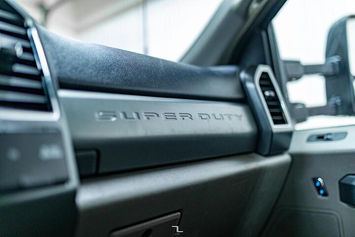 2022 Ford F-550 4x4 Crew Cab XLT Dually Deck Diesel Red Deer AB 2022 Ford F-550 4x4 Crew Cab XLT Dually Deck Diesel Red Deer AB