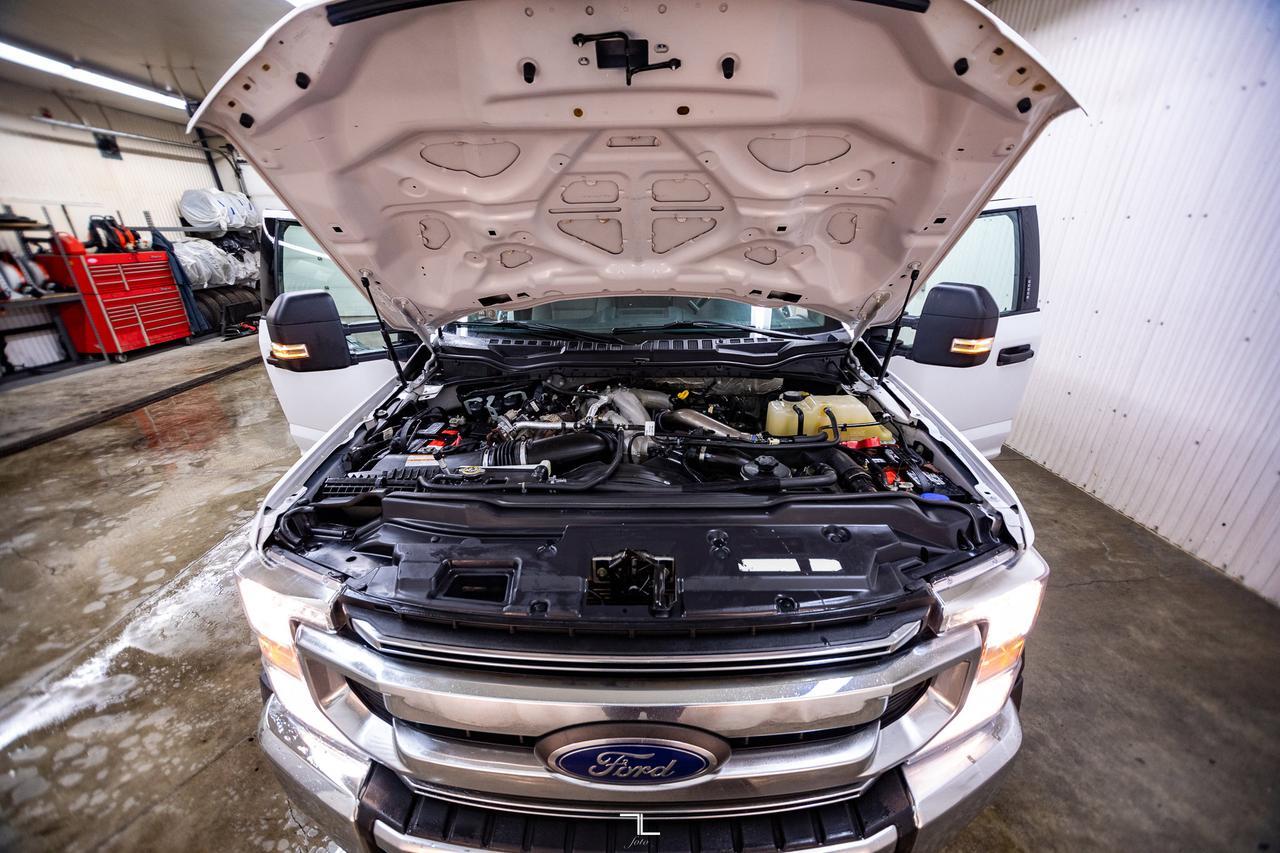 2022 Ford F-550 4x4 Crew Cab XLT Dually Deck Diesel Red Deer AB