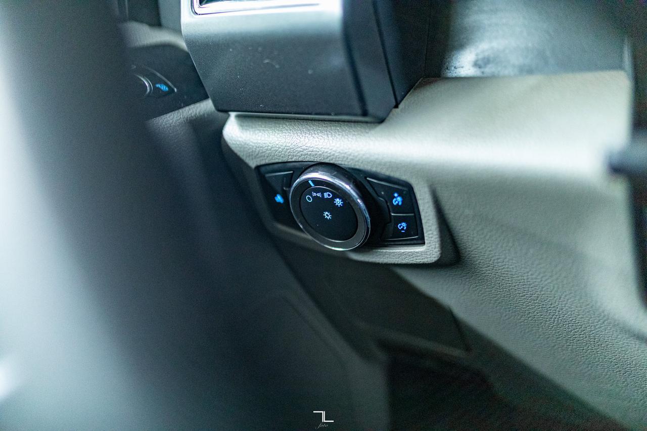 2022 Ford F-550 4x4 Crew Cab XLT Dually Deck Diesel Red Deer AB