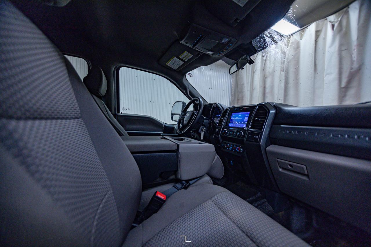 2022 Ford F-550 4x4 Crew Cab XLT Dually Deck Diesel Red Deer AB