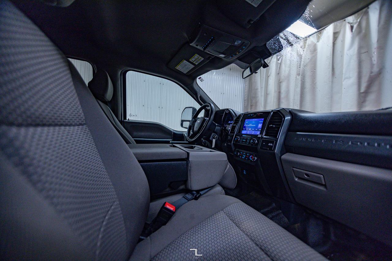 2022 Ford F-550 4x4 Crew Cab XLT Dually Deck Diesel Red Deer AB