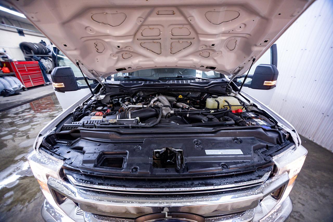 2022 Ford F-550 4x4 Crew Cab XLT Dually Deck Diesel Red Deer AB