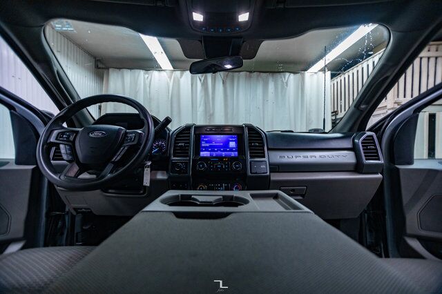 2022 Ford F-550 4x4 Crew Cab XLT Dually Deck Diesel Red Deer AB