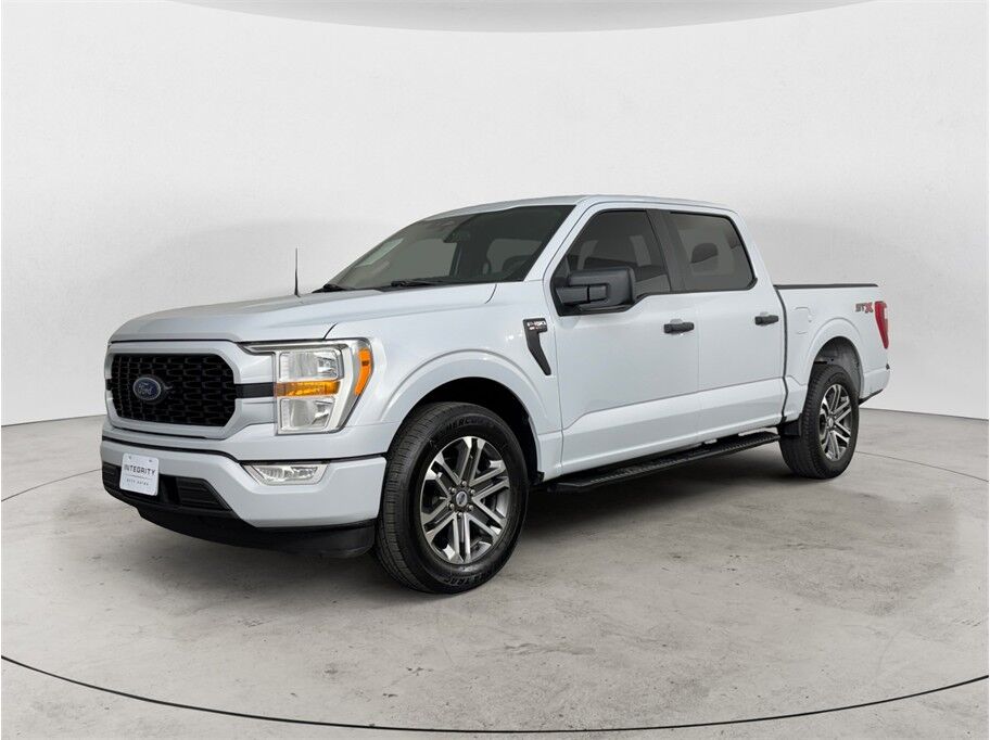 2022 Ford F150 SuperCrew Cab XL Pickup 4D 5 1/2 ft