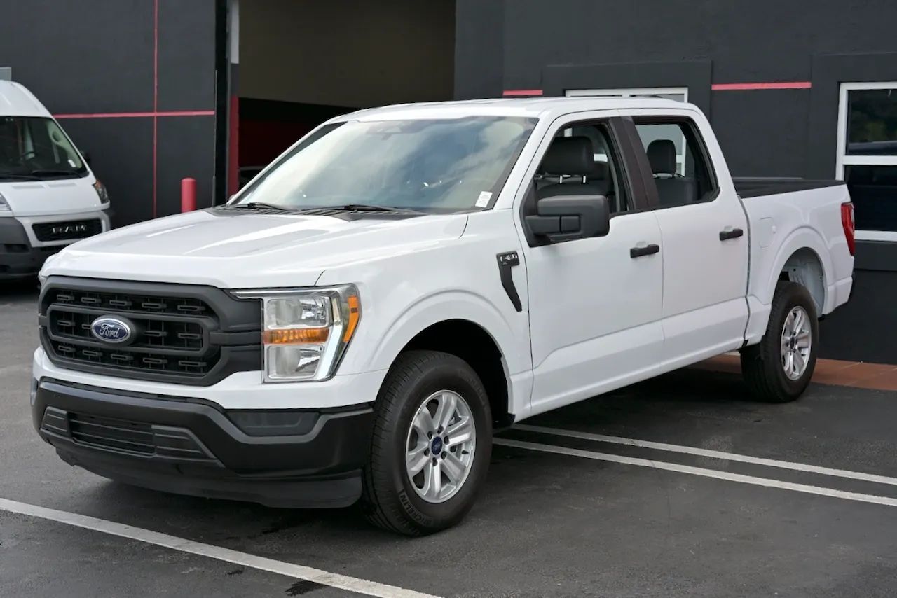 2022 Ford F150 SuperCrew Cab XL Pickup 4D 5 1/2 ft Doral FL