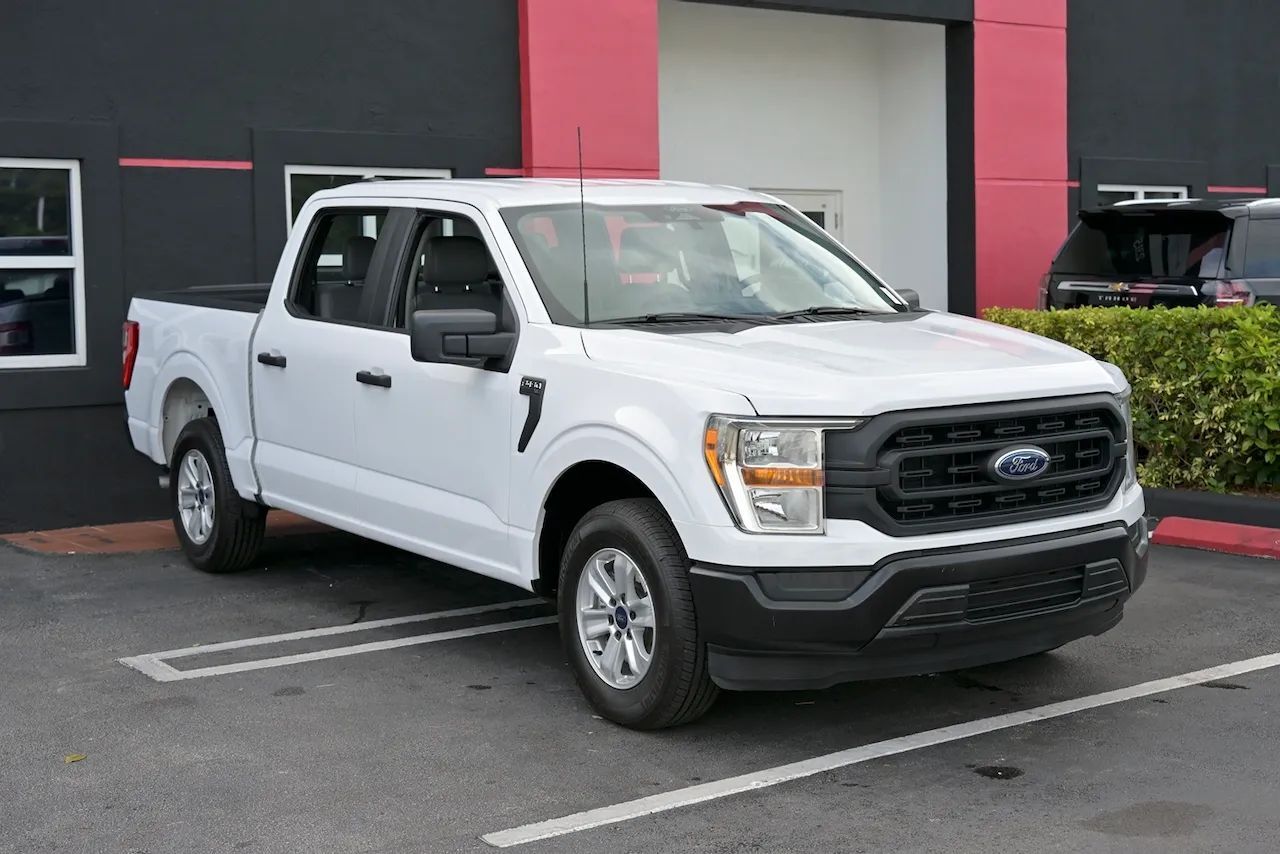 2022 Ford F150 SuperCrew Cab XL Pickup 4D 5 1/2 ft Doral FL