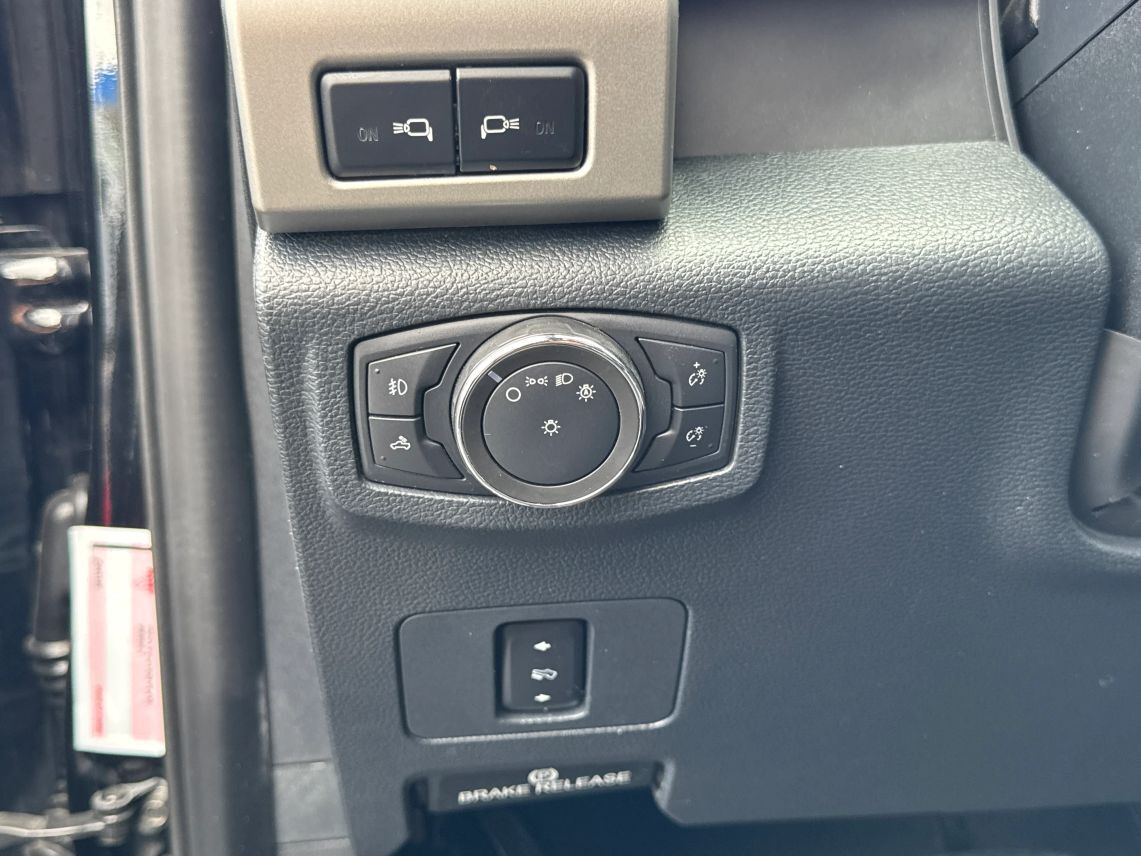 2022 Ford F250 Super Duty Crew Cab Lariat Pickup 4D 6 3/4 ft