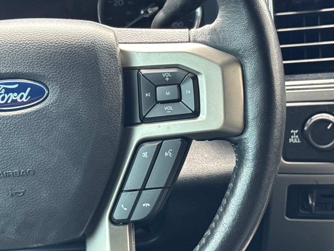 2022 Ford F250 Super Duty Crew Cab Lariat Pickup 4D 6 3/4 ft