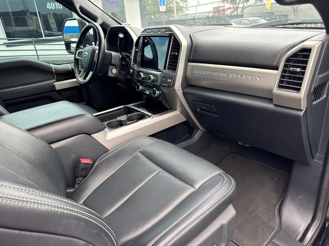 2022 Ford F250 Super Duty Crew Cab Lariat Pickup 4D 6 3/4 ft