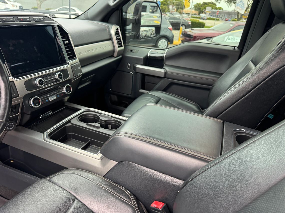 2022 Ford F350 Super Duty Regular Cab XLT Pickup 2D 8 ft