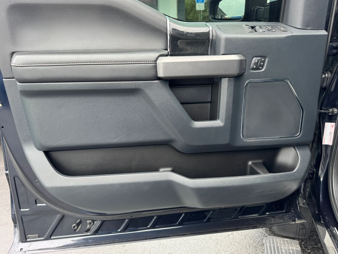 2022 Ford F350 Super Duty Regular Cab XLT Pickup 2D 8 ft
