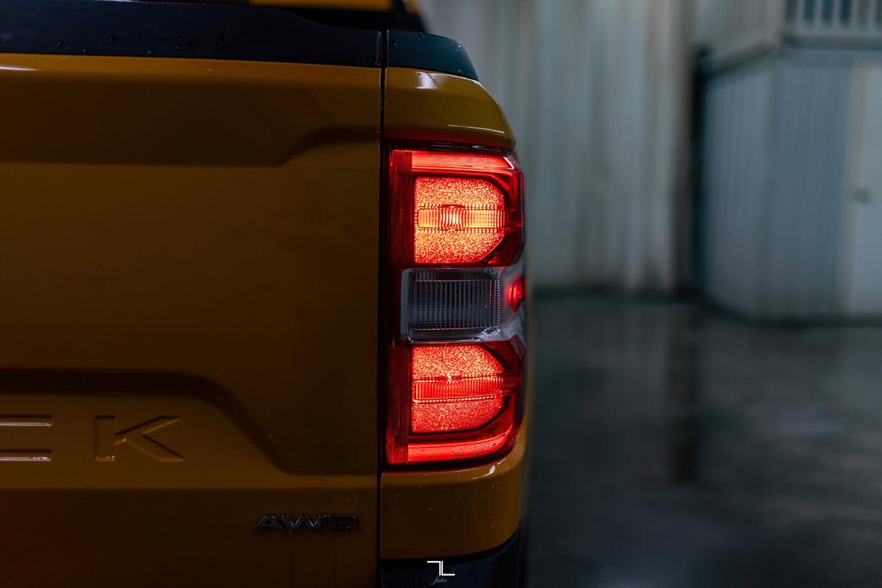 2022 Ford Maverick AWD Crew Cab Lariat FX4 Leather BCam Red Deer AB