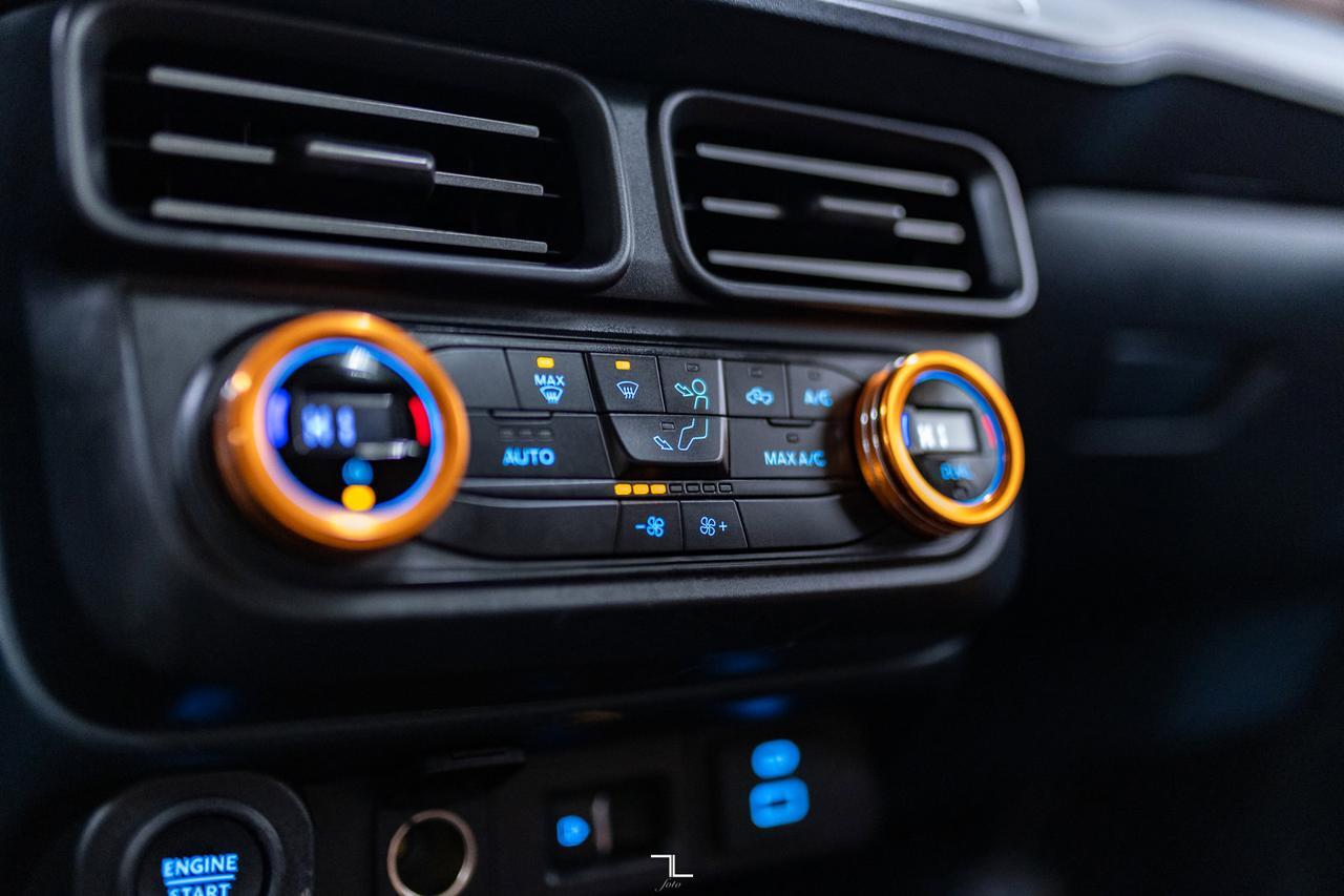 2022 Ford Maverick AWD Crew Cab Lariat FX4 Leather BCam Red Deer AB