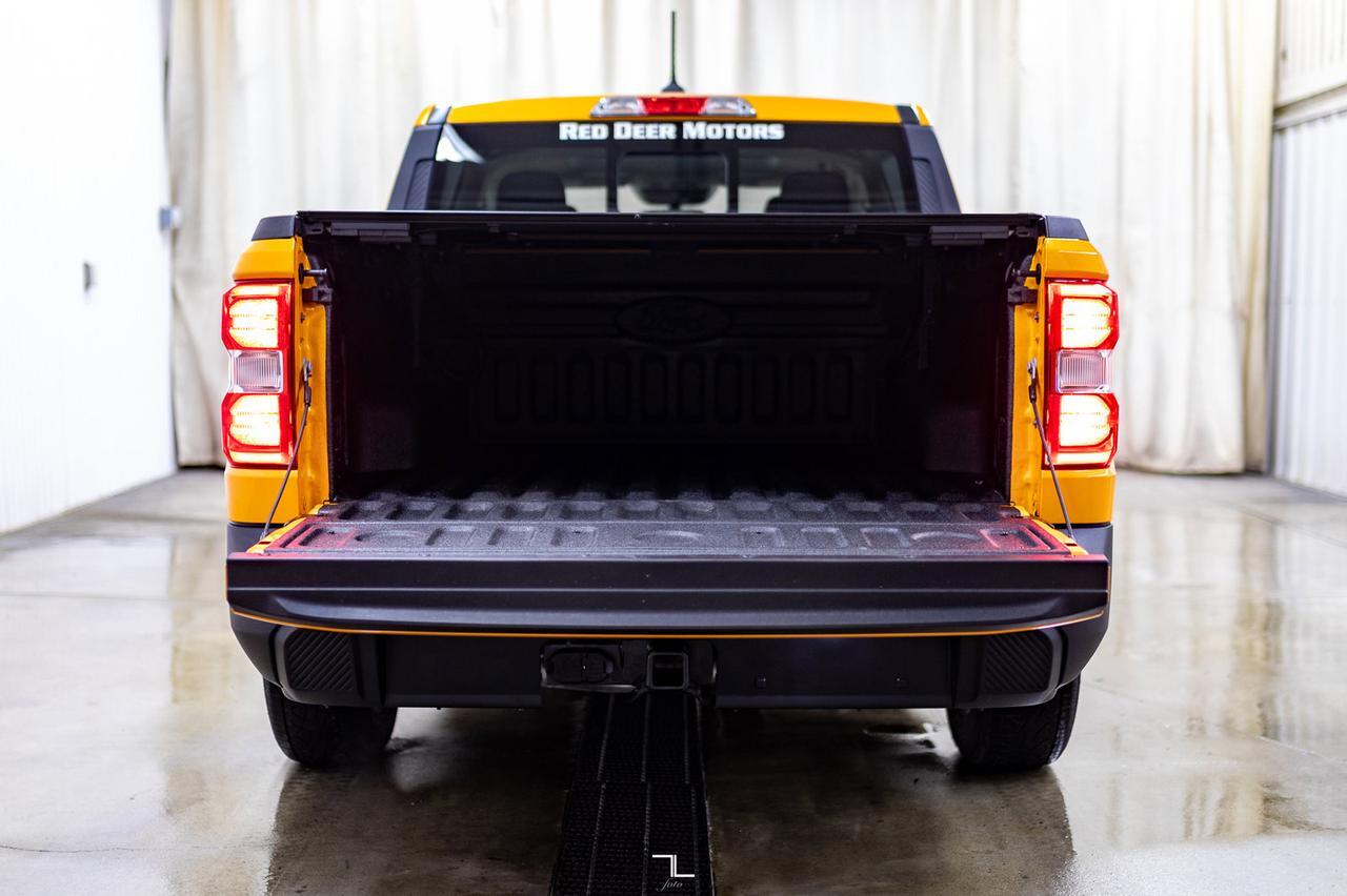 2022 Ford Maverick AWD Super Crew Lariat FX4 Leather BCam Red Deer AB